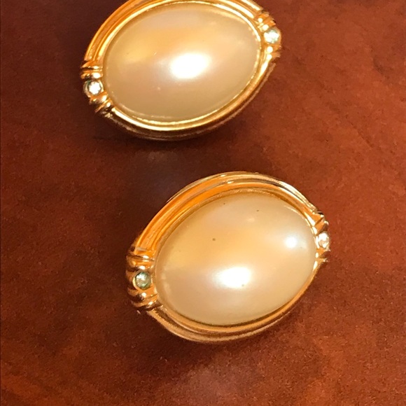 Givenchy oval crystal earrings - Picture 7 of 8